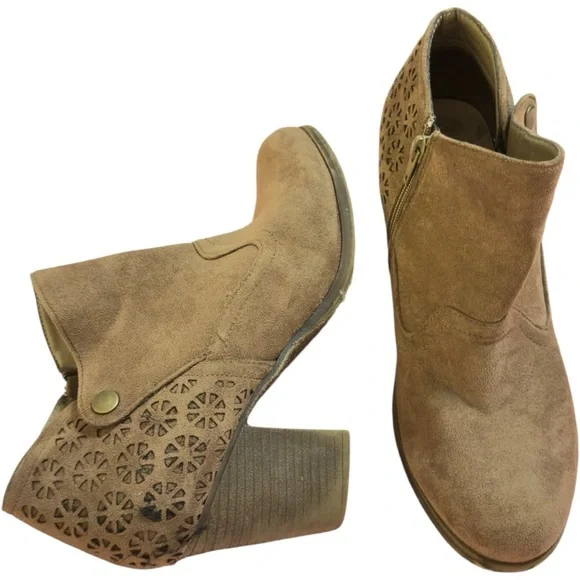 𝐏𝐈𝐄𝐑𝐑𝐄 𝐃𝐔𝐌𝐀𝐒 𝐇𝐄𝐄𝐋𝐄𝐃 𝐀𝐍𝐊𝐋𝐄 𝐁𝐎𝐎𝐓𝐒 - Picture 2 of 8